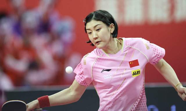 言称赞她的 言称赞她的