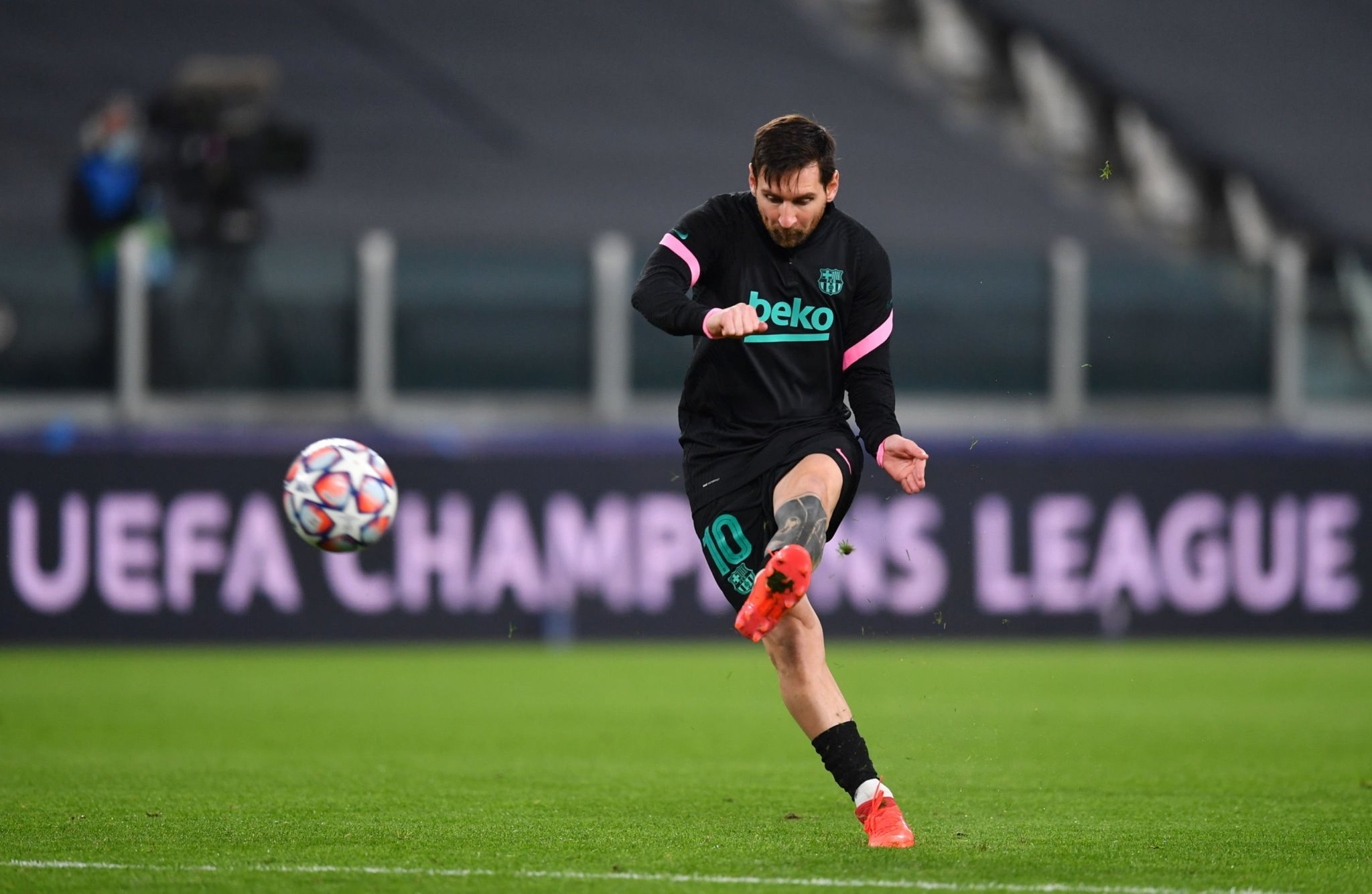 取强硬立场 取强硬立场