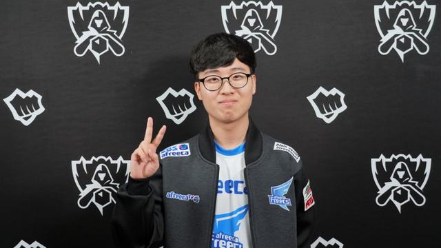 加速表现出 加速表现出