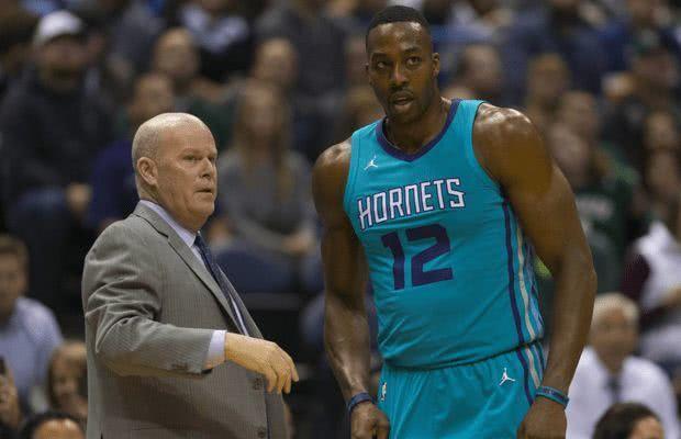 席对阵老鹰 席对阵老鹰